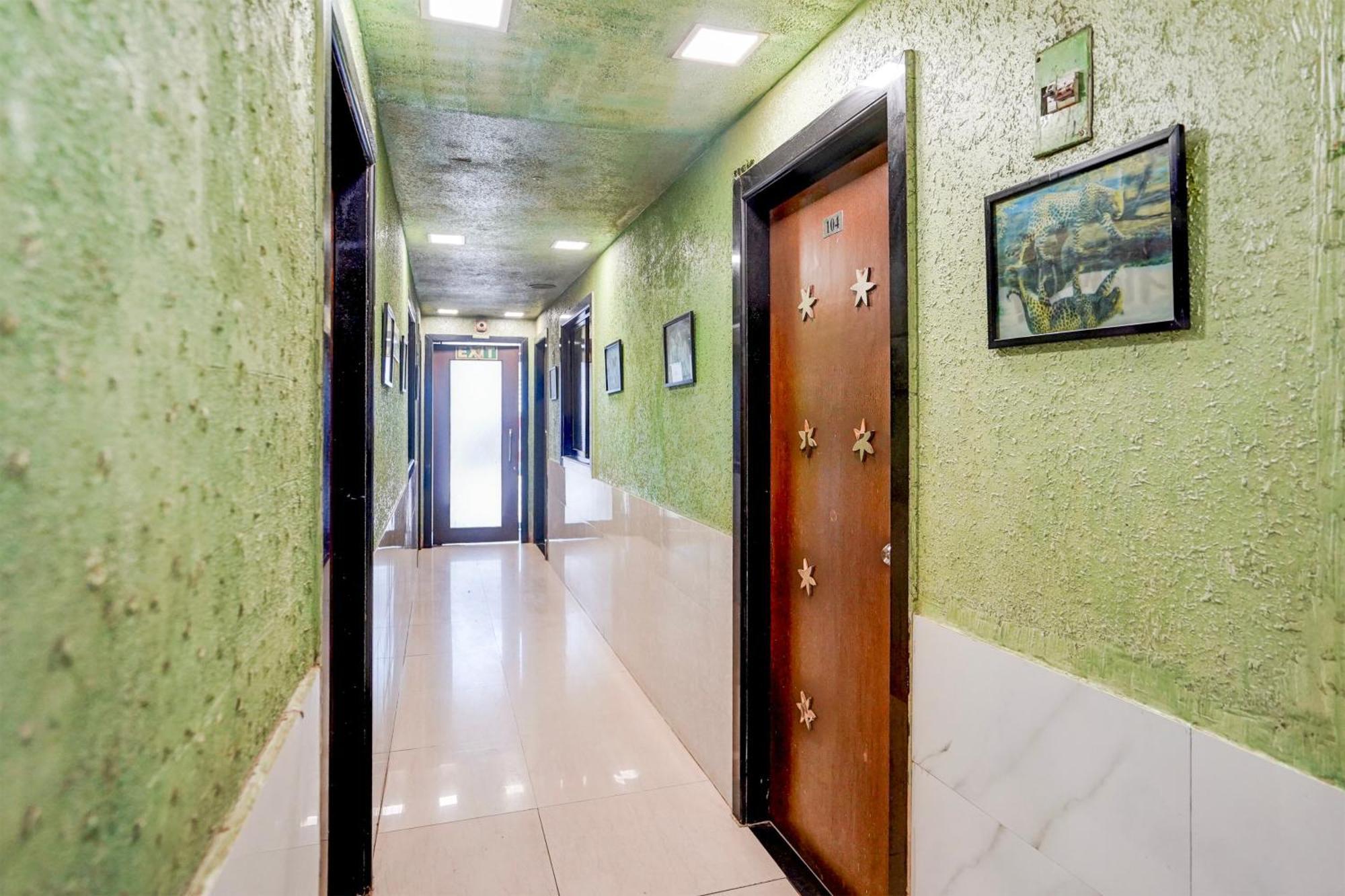 Hotel O The Om Sai Residency Bombay Esterno foto