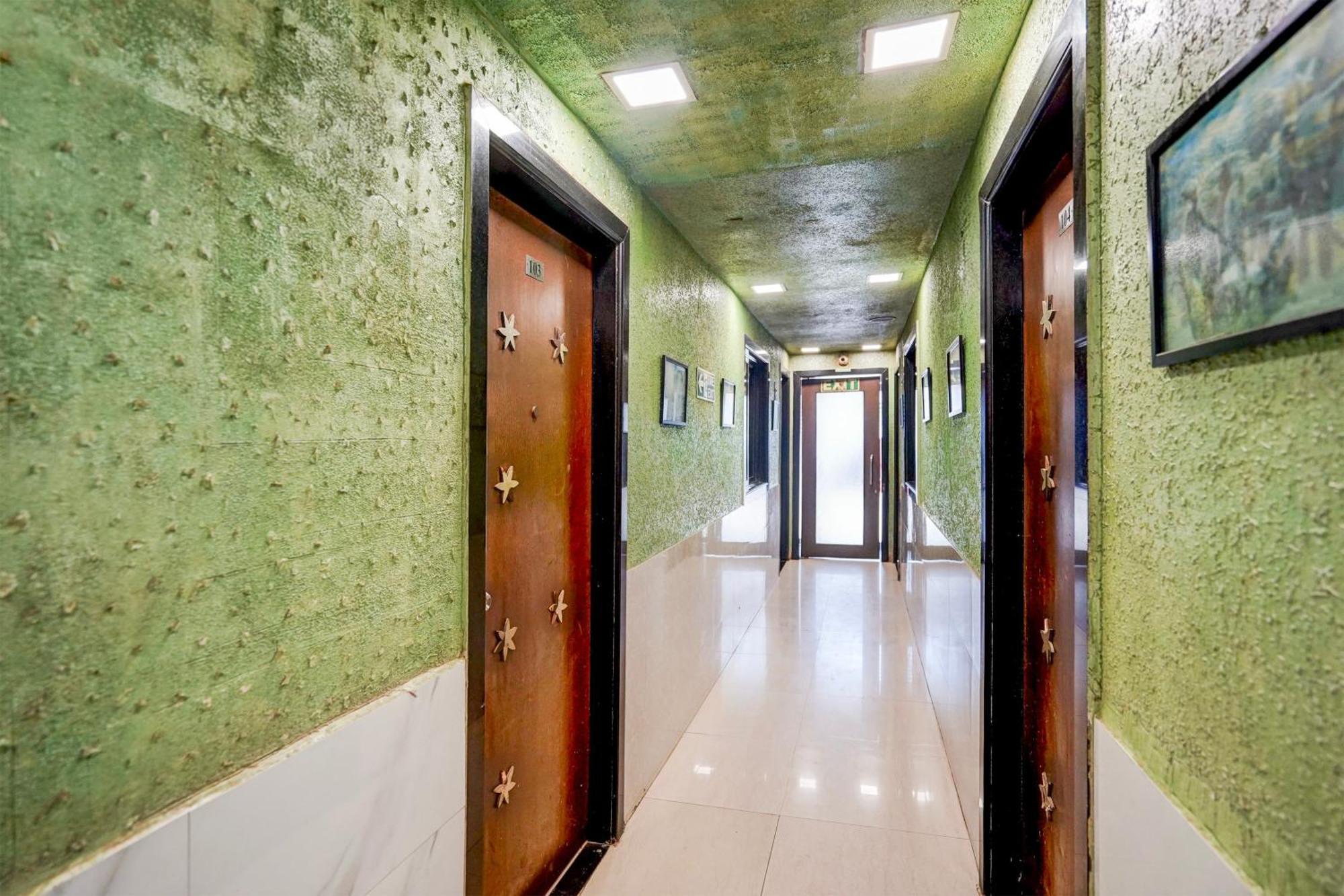 Hotel O The Om Sai Residency Bombay Esterno foto